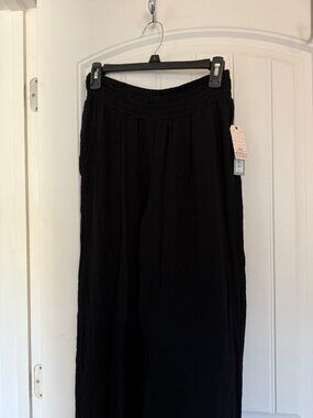 New with tags, black pink republic pants
